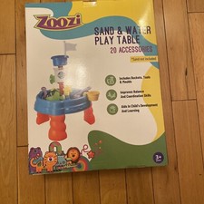 Sand and water table with 20